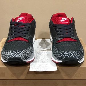 nike air safari red